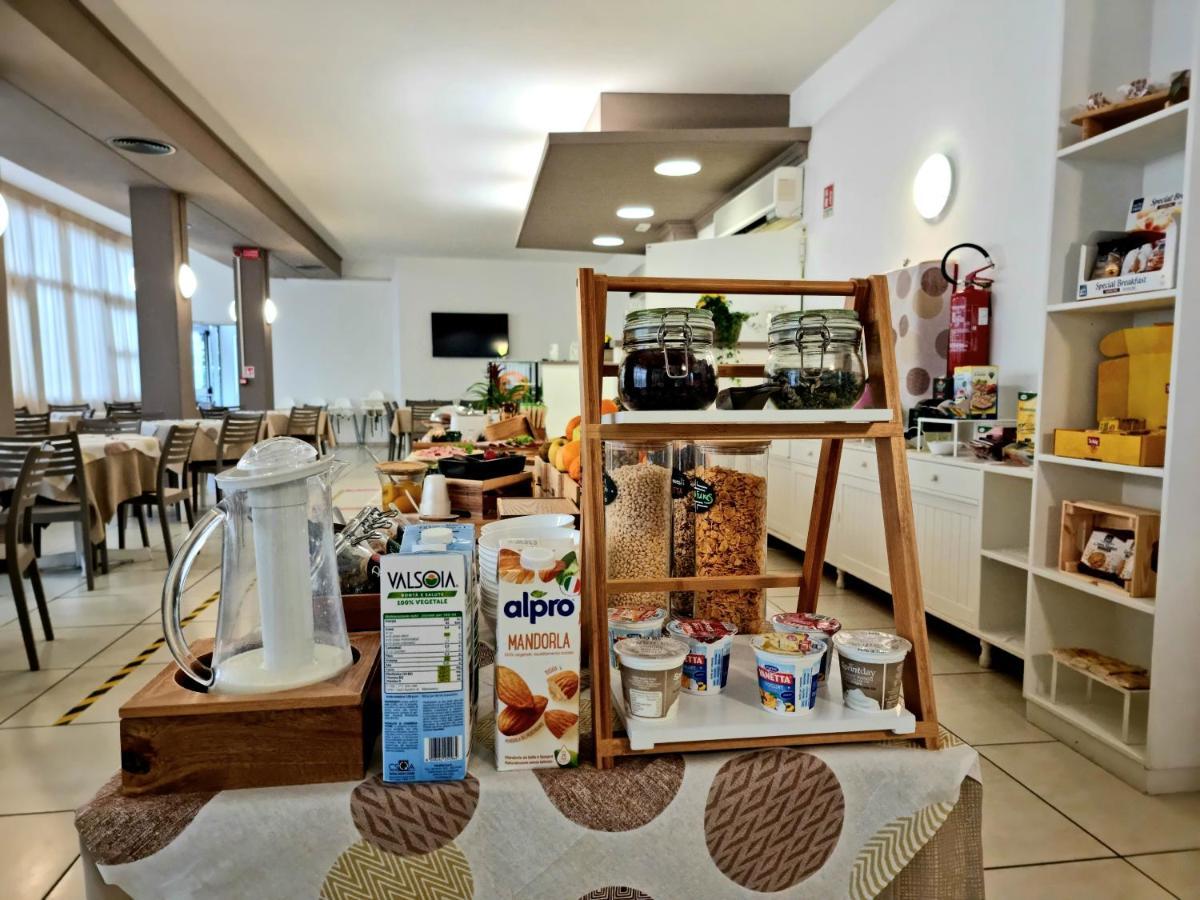 Hotel Elefantino Grey - Free Breakfast & Brunch Until 13-00 - Vicinissimi A Mirabilandia Морской Милан Экстерьер фото